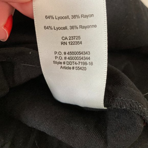 Aritzia Wilfred Gabrielle long black skirt, v shaped waist detail, pockets - Picture 6 of 7